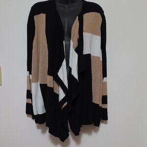 Avenue Black, Tan & White Draped Open-Front Cardigan